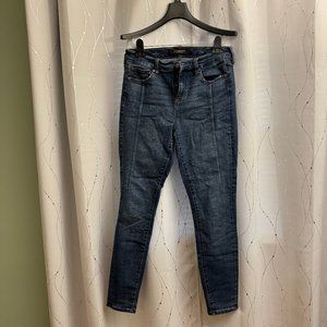 Liverpool Jeans wtih dart detail on the knee